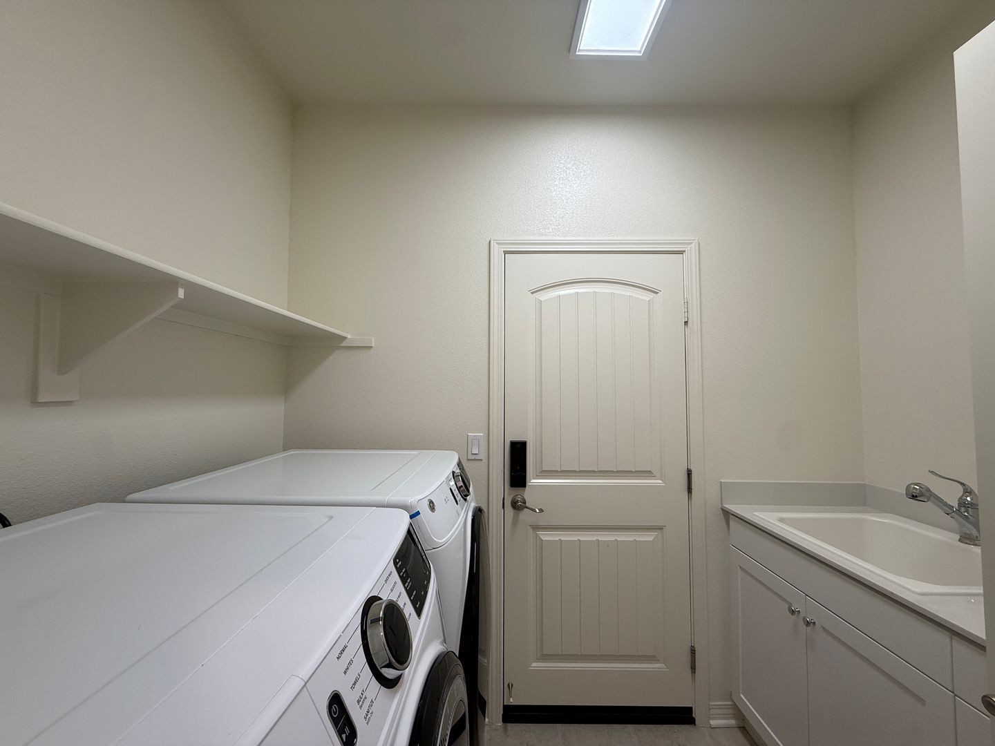 3918 Westbrook Ave - Rosamond - California - 4 bed, 3 bath rental property