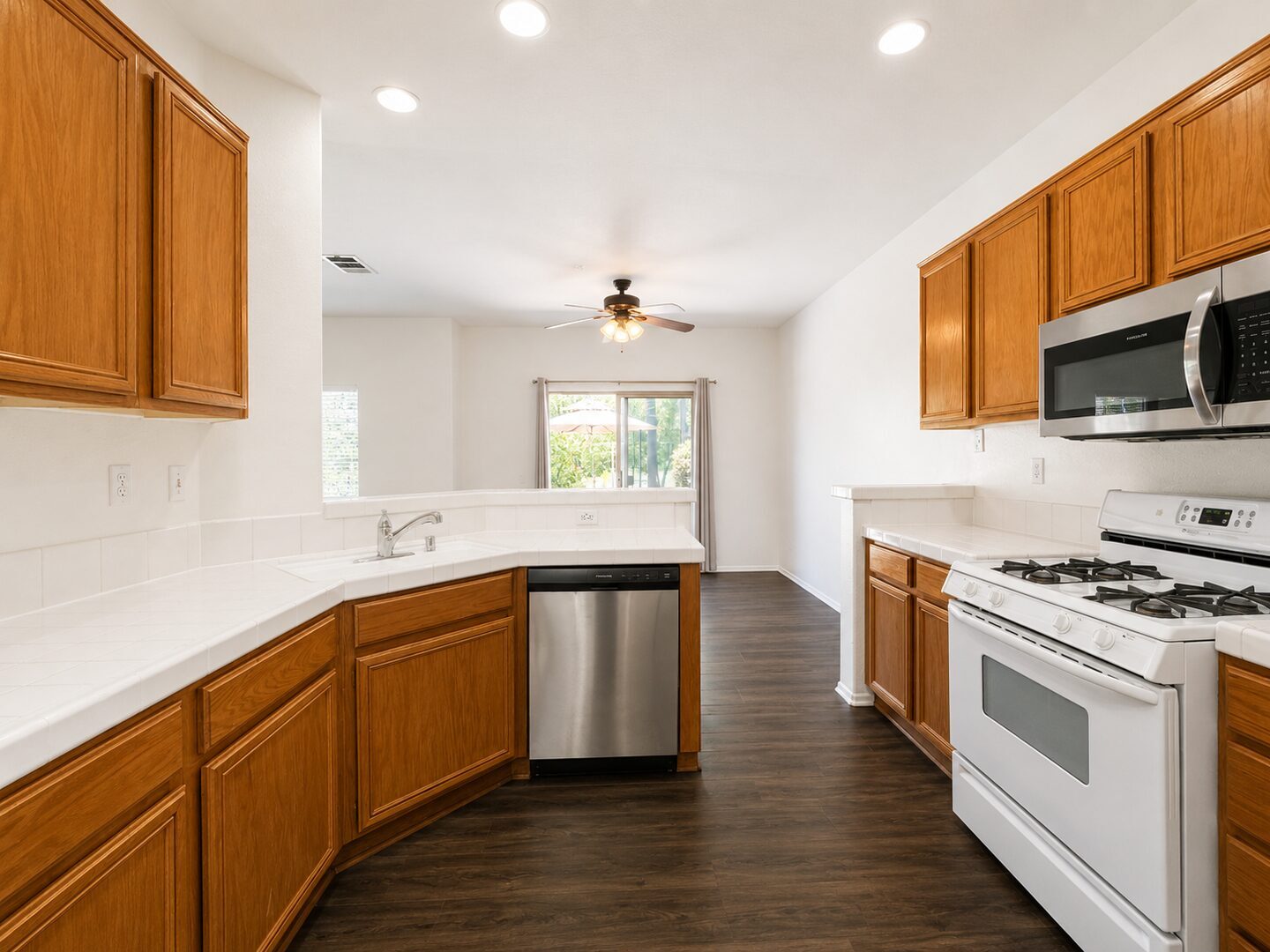 39930 Alpine Union St. Unit B - Murrieta - California - 3 bed, 2.5 bath rental property