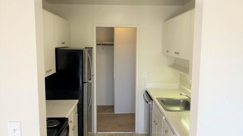 4 Commodore Drive #439 - Emeryville - California - 1 bed, 1 bath rental property