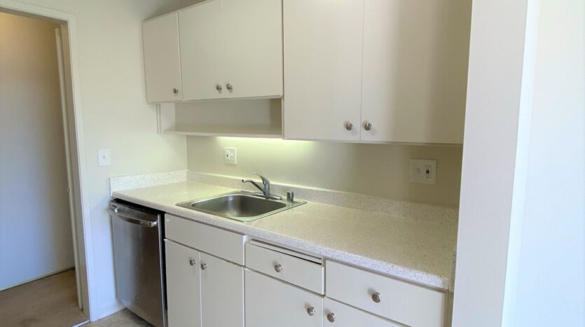 4 Commodore Drive #439 - Emeryville - California - 1 bed, 1 bath rental property
