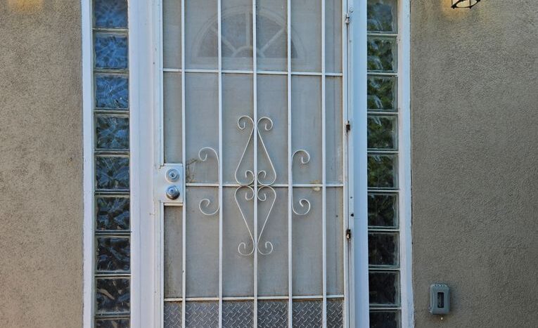 411 Manzano Unit A (Upstairs) - Albuquerque - New Mexico - 2 bed, 1 bath rental property
