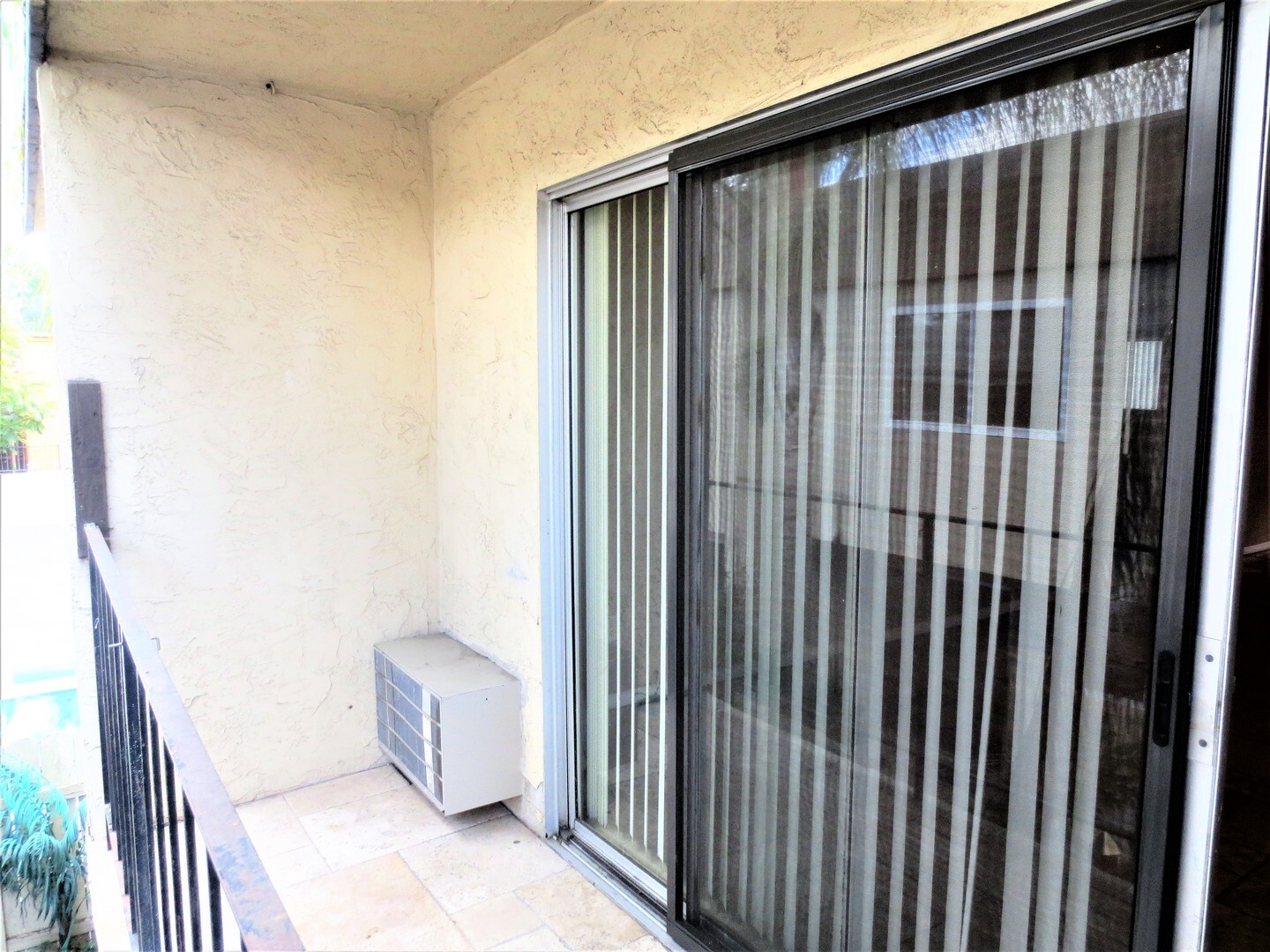 421 South Mollison Avenue - El Cajon - California - 2 bed, 1 bath rental property