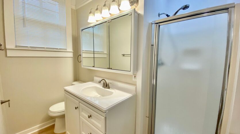 425 NE 70th Unit 1 - Portland - Oregon - 3 bed, 2 bath rental property