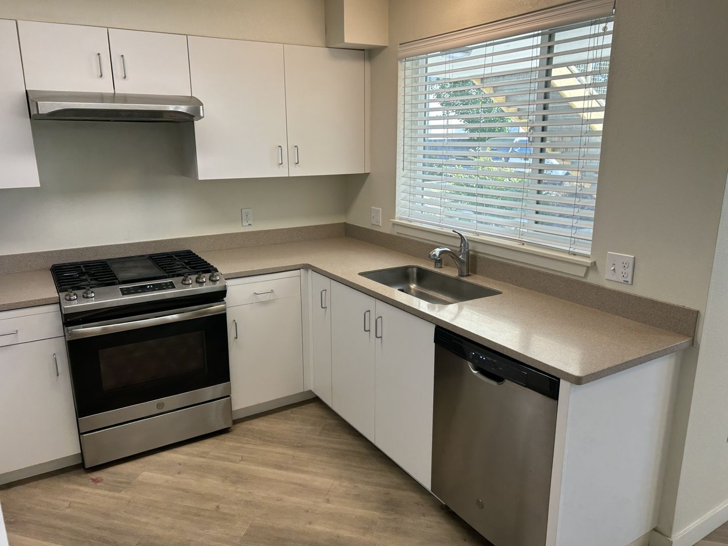 445 Southwest Blvd. #8 - Rohnert Park - California - 2 bed, 1 bath rental property