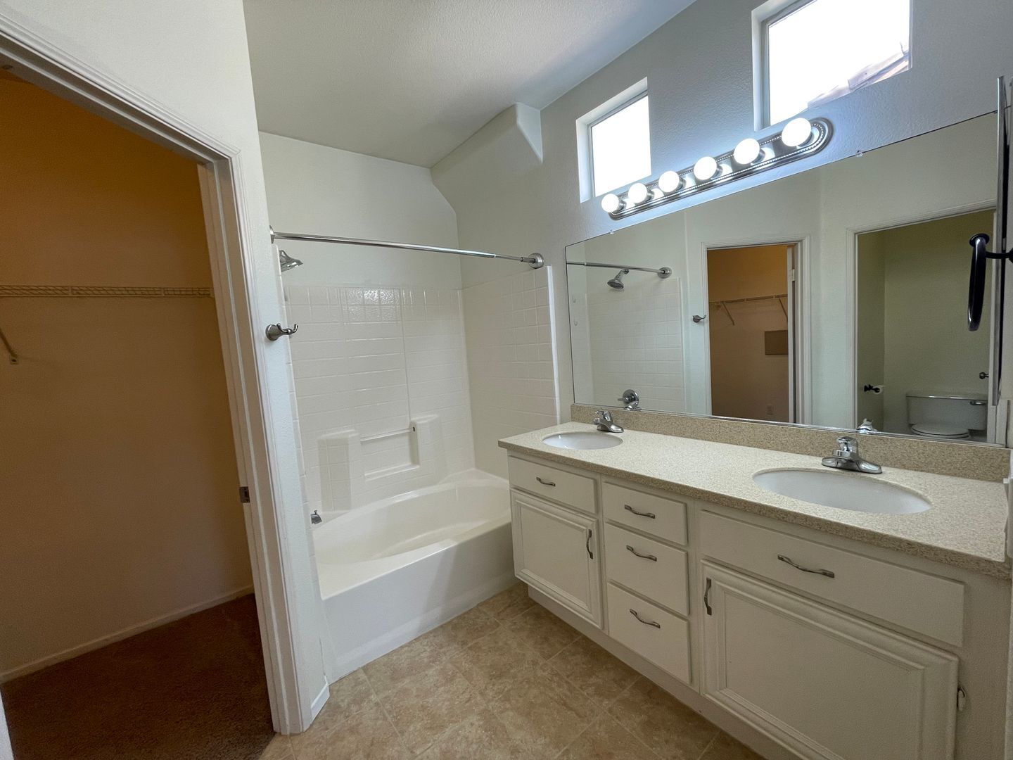 4479 Brisbane Way Unit 6 - Oceanside - California - 2 bed, 2 bath rental property