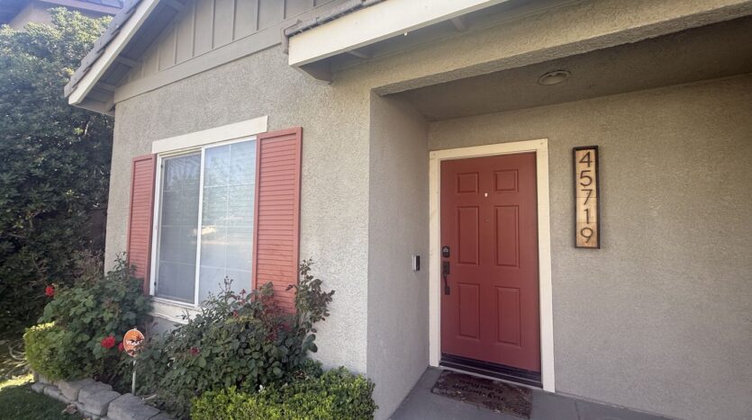 45719 Caledonia Ct. - Lancaster - California - 3 bed, 2.5 bath rental property