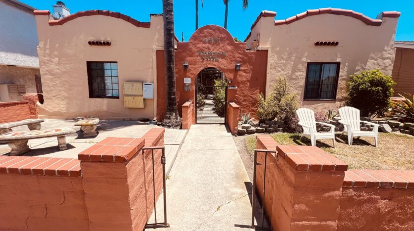 4651 Iowa Street Unit 2 - San Diego - California - 1 bed, 1 bath rental property