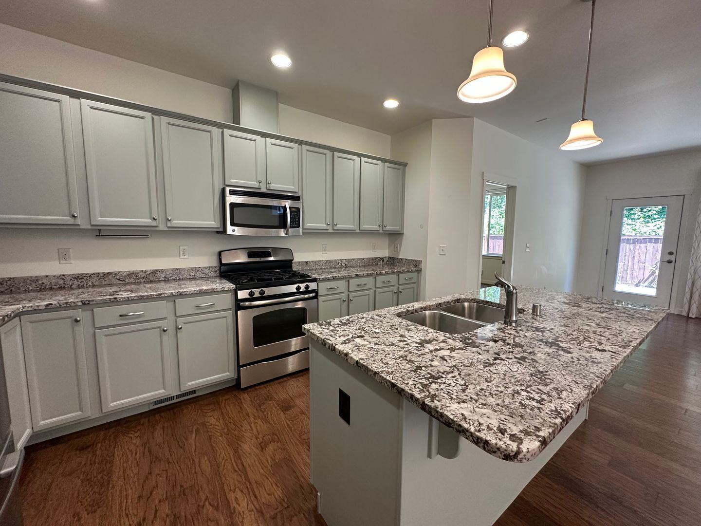 4726 Hadley St - Bellingham - Washington - 3 bed, 2.5 bath rental property