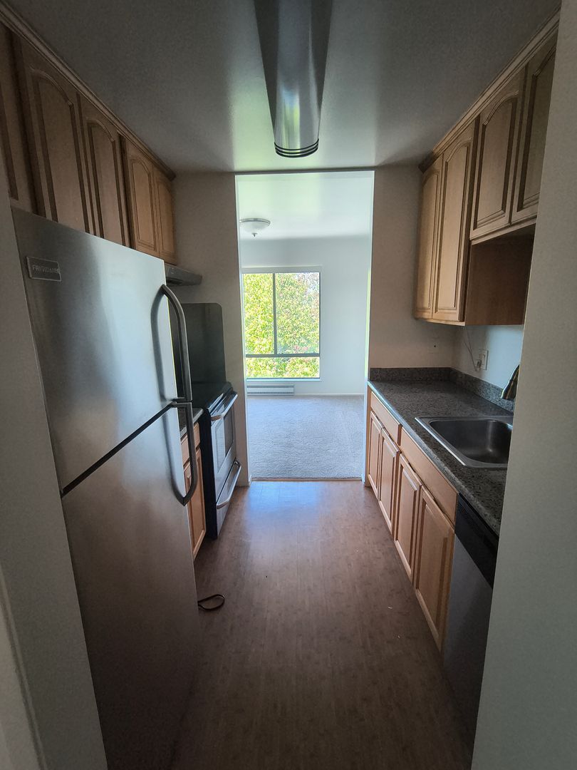 5 Commodore Drive #412 - Emeryville - California - 1 bed, 1 bath rental property