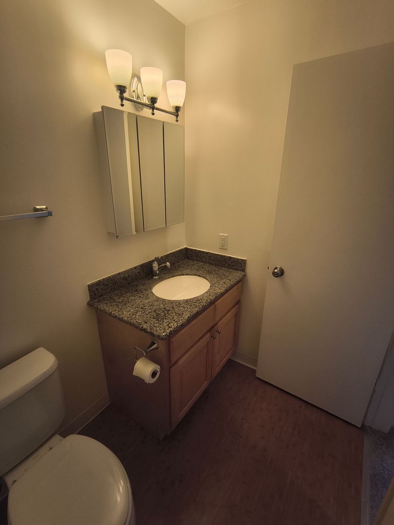 5 Commodore Drive #412 - Emeryville - California - 1 bed, 1 bath rental property