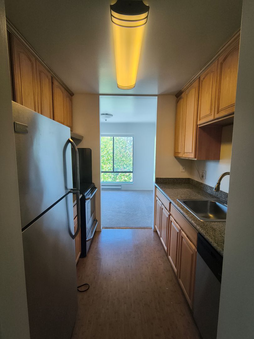 5 Commodore Drive #412 - Emeryville - California - 1 bed, 1 bath rental property