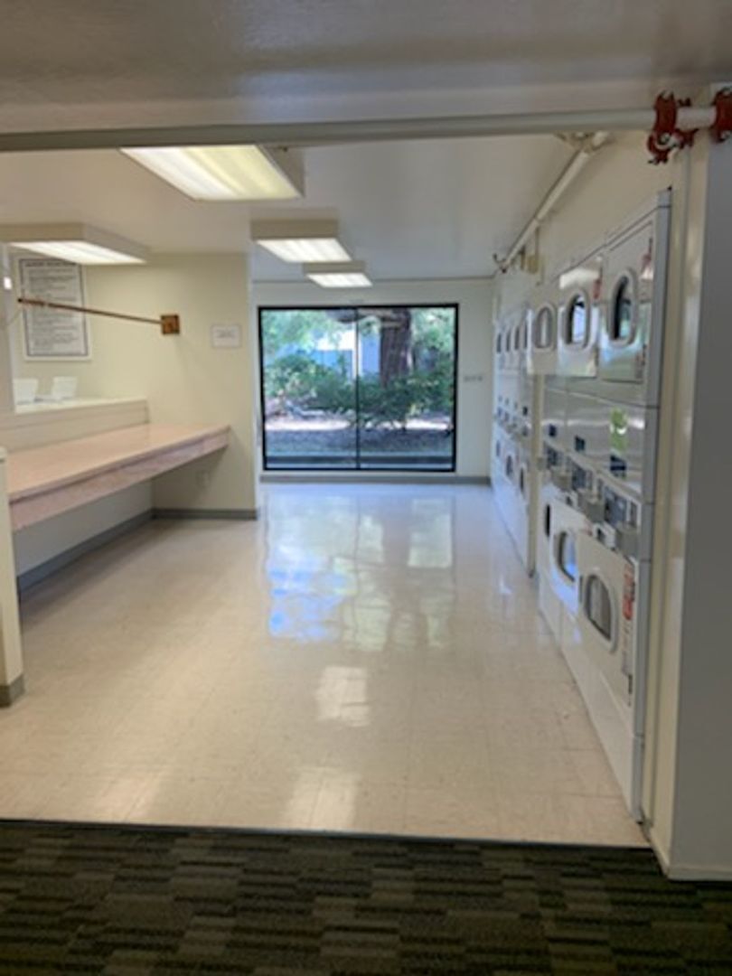 5 Commodore Drive #412 - Emeryville - California - 1 bed, 1 bath rental property