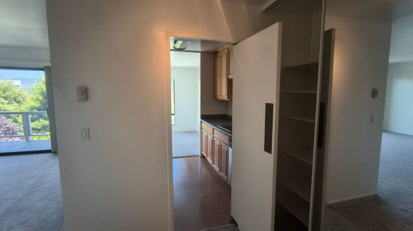 5 Commodore Drive #412 - Emeryville - California - 1 bed, 1 bath rental property