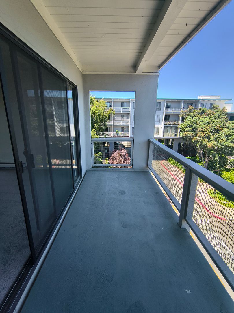 5 Commodore Drive #412 - Emeryville - California - 1 bed, 1 bath rental property