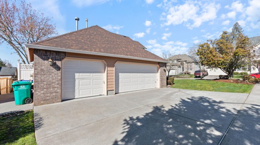 5168 SE 12th Way - Gresham - Oregon - 3 bed, 2.5 bath rental property