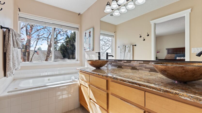 5168 SE 12th Way - Gresham - Oregon - 3 bed, 2.5 bath rental property