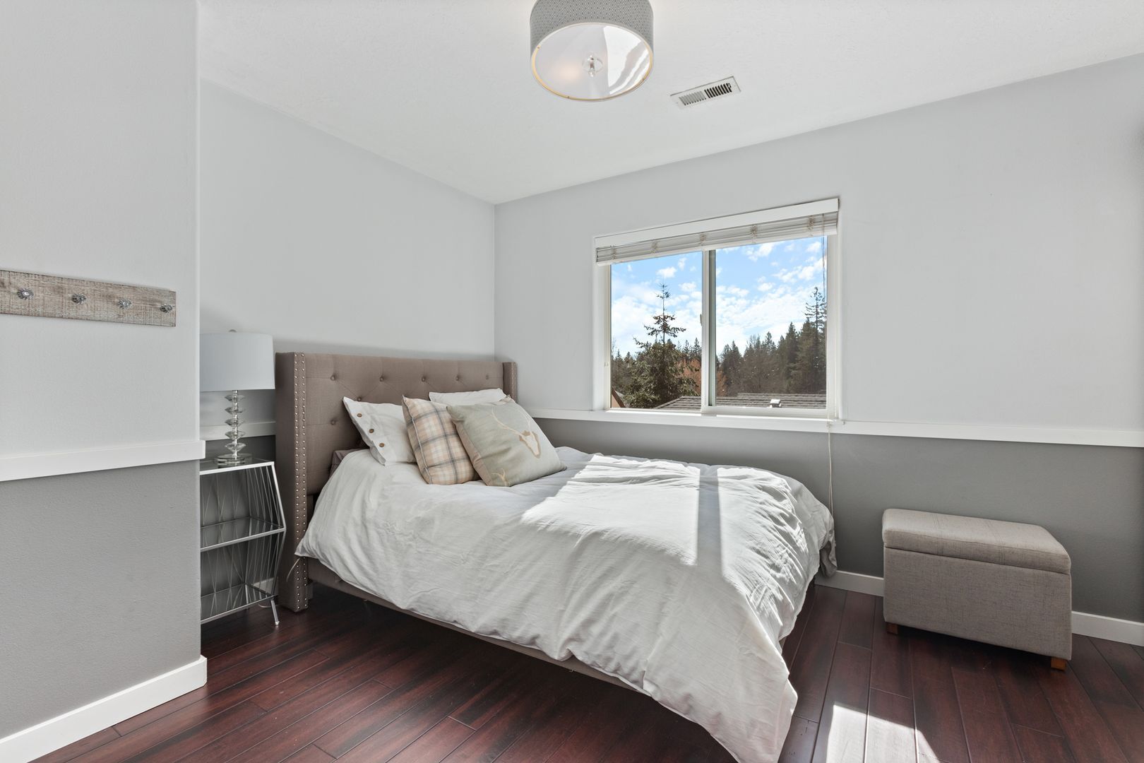 5168 SE 12th Way - Gresham - Oregon - 3 bed, 2.5 bath rental property