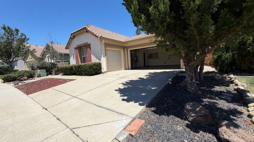 5501 Claudied Way  - Elk Grove - California - 4 bed, 2 bath rental property