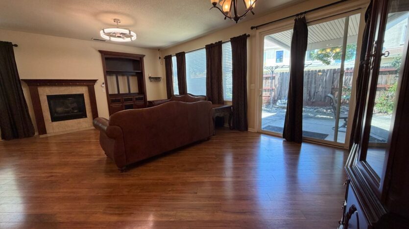 5501 Claudied Way  - Elk Grove - California - 4 bed, 2 bath rental property