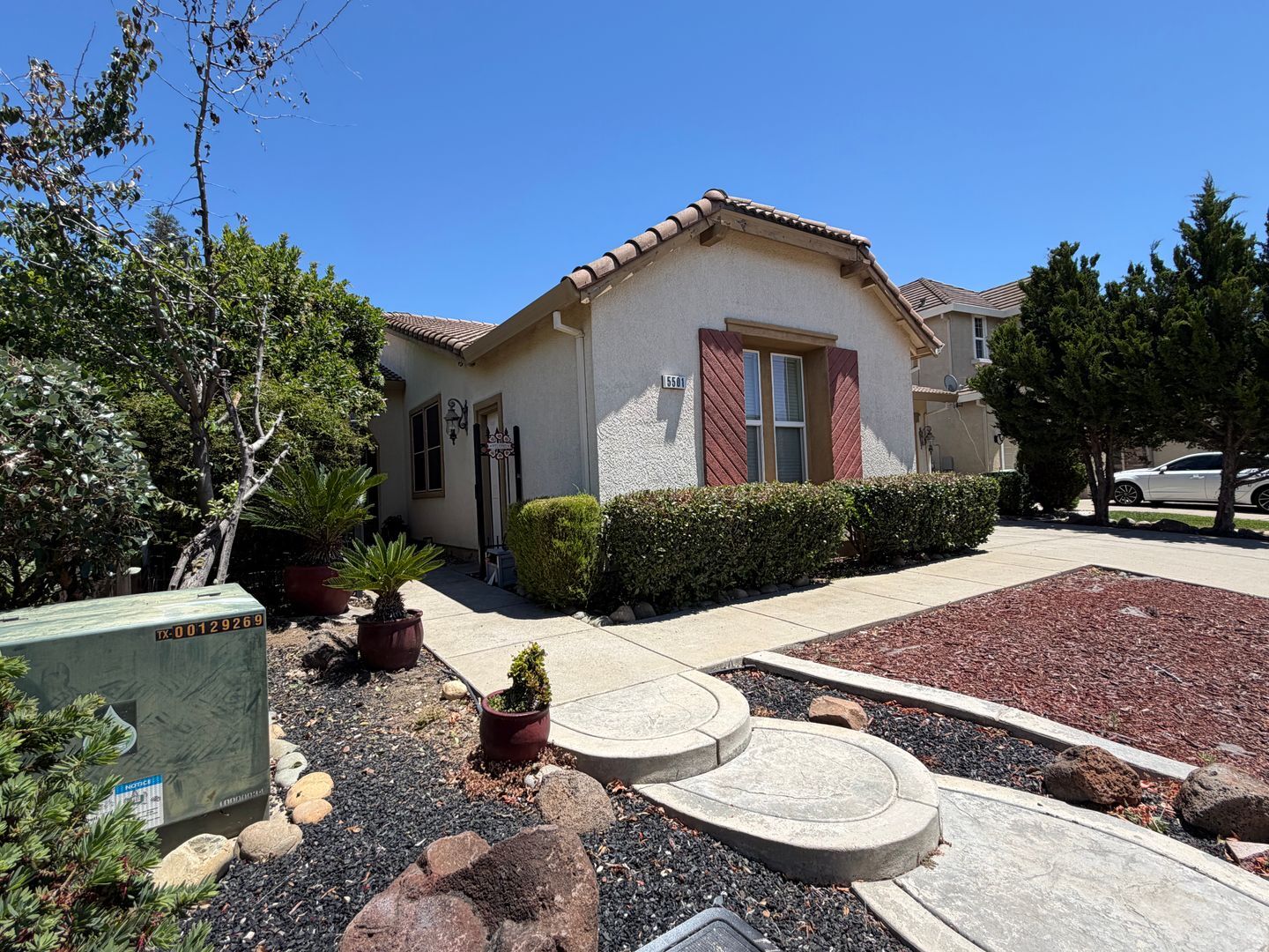 5501 Claudied Way  - Elk Grove - California - 4 bed, 2 bath rental property
