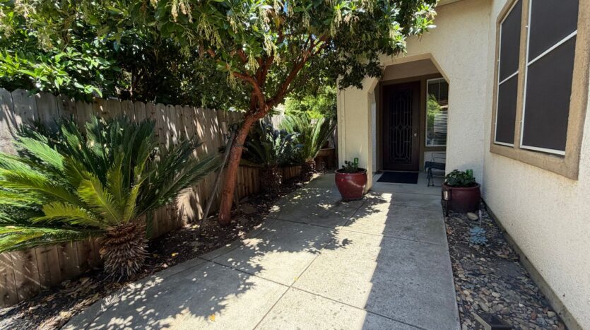 5501 Claudied Way  - Elk Grove - California - 4 bed, 2 bath rental property
