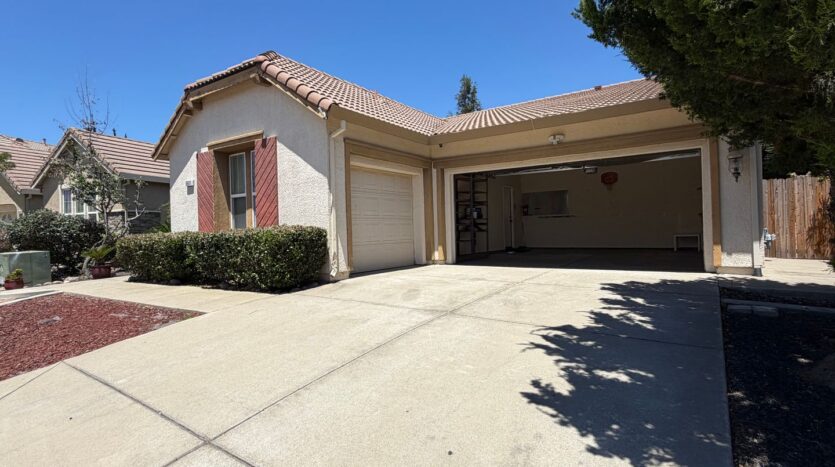 5501 Claudied Way  - Elk Grove - California - 4 bed, 2 bath rental property