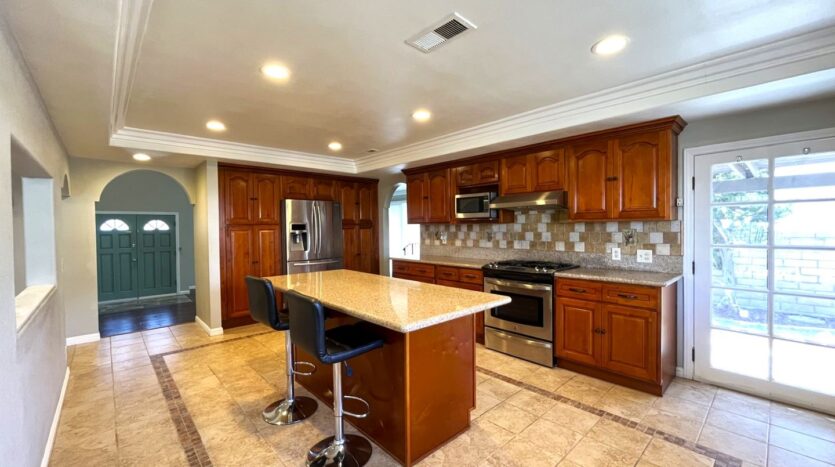 581 S Greenwich St - Anaheim - California - 4 bed, 3 bath rental property