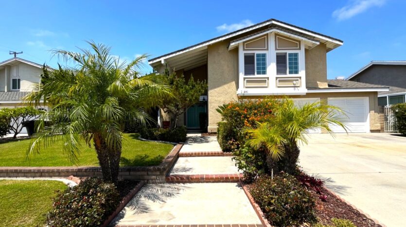 581 S Greenwich St - Anaheim - California - 4 bed, 3 bath rental property