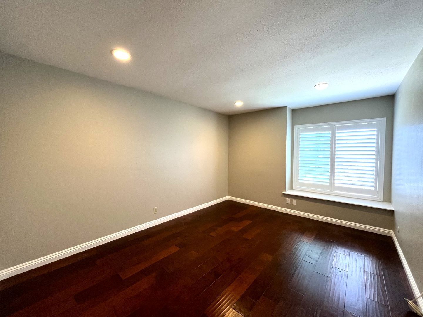 581 S Greenwich St - Anaheim - California - 4 bed, 3 bath rental property