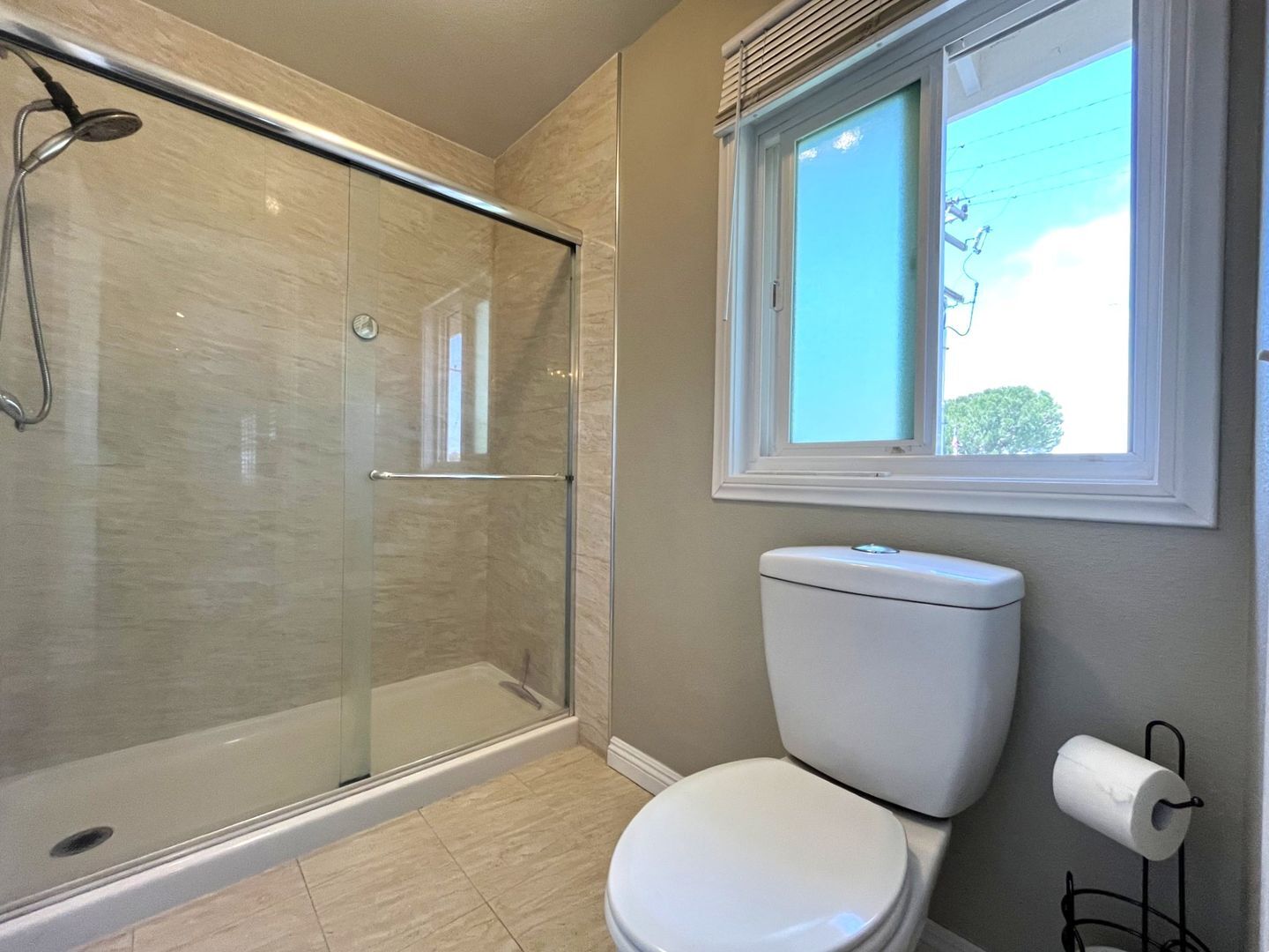 581 S Greenwich St - Anaheim - California - 4 bed, 3 bath rental property