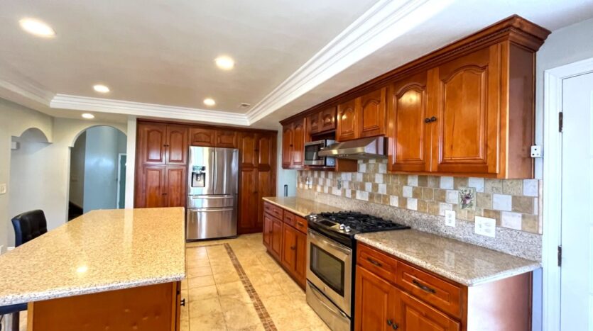 581 S Greenwich St - Anaheim - California - 4 bed, 3 bath rental property