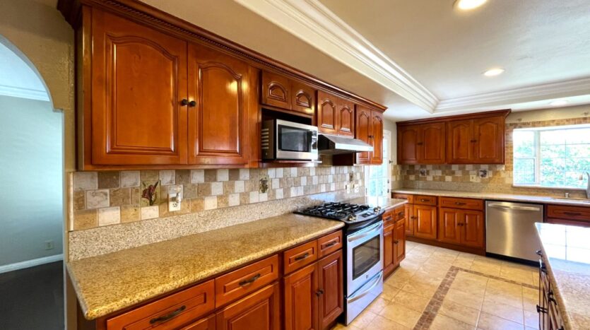 581 S Greenwich St - Anaheim - California - 4 bed, 3 bath rental property