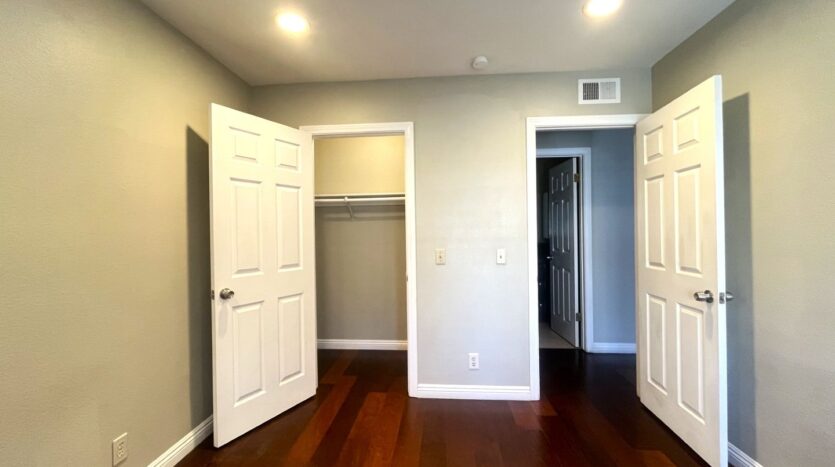 581 S Greenwich St - Anaheim - California - 4 bed, 3 bath rental property