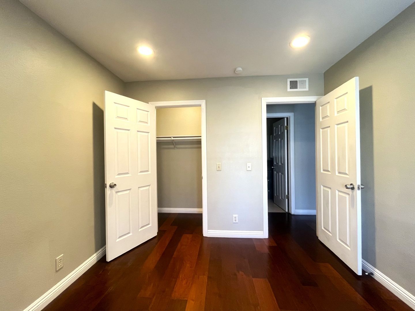 581 S Greenwich St - Anaheim - California - 4 bed, 3 bath rental property