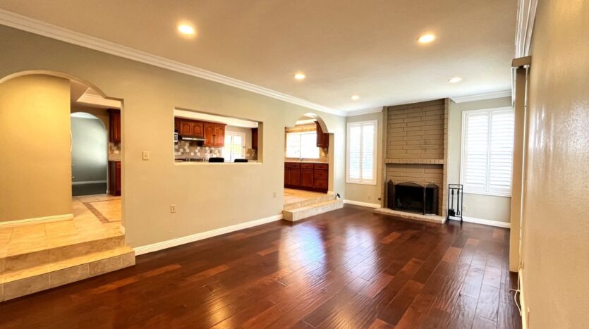 581 S Greenwich St - Anaheim - California - 4 bed, 3 bath rental property