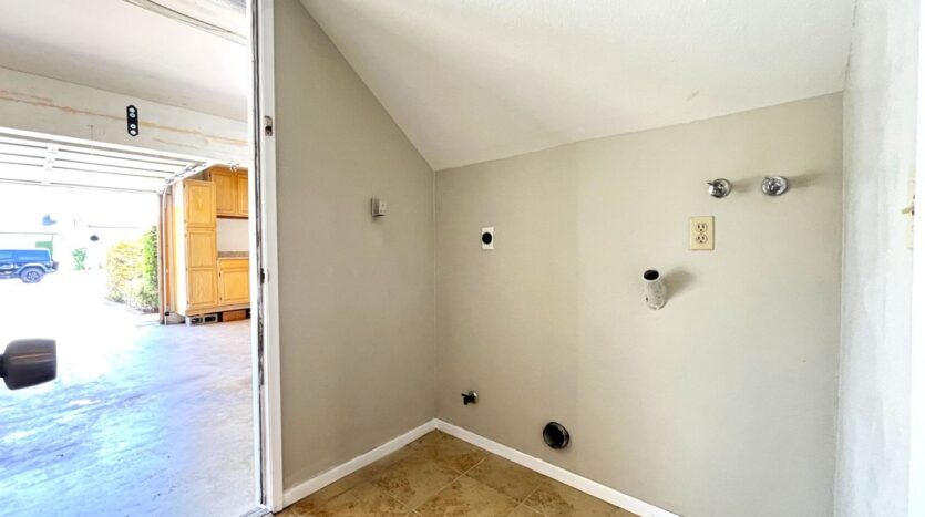 581 S Greenwich St - Anaheim - California - 4 bed, 3 bath rental property