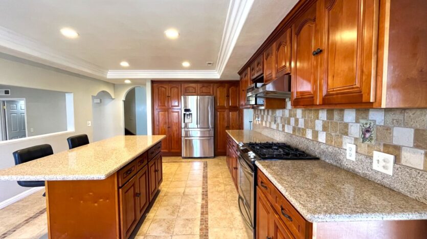 581 S Greenwich St - Anaheim - California - 4 bed, 3 bath rental property