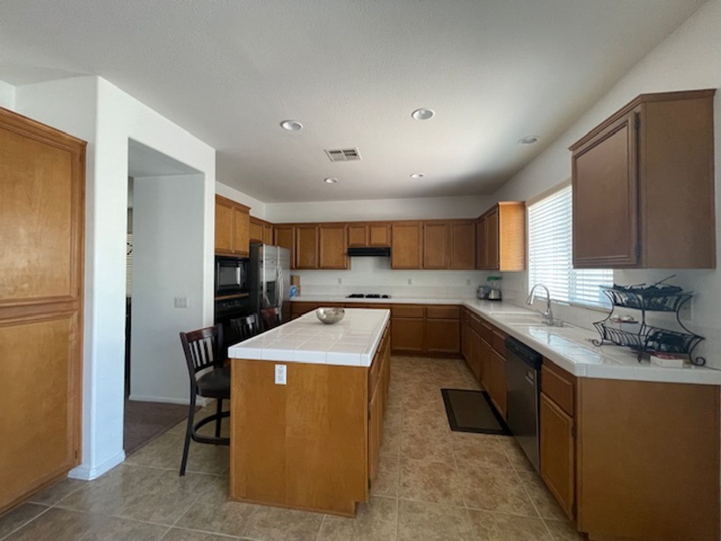 5875 Larry Dean St - Corona - California - 5 bed, 3 bath rental property