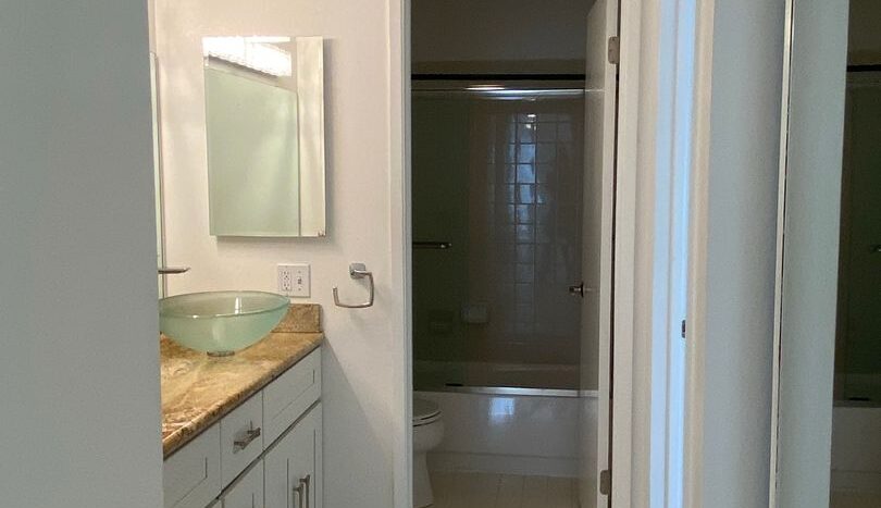 6 Admiral Dr #388 - Emeryville - California - 1 bed, 1 bath rental property