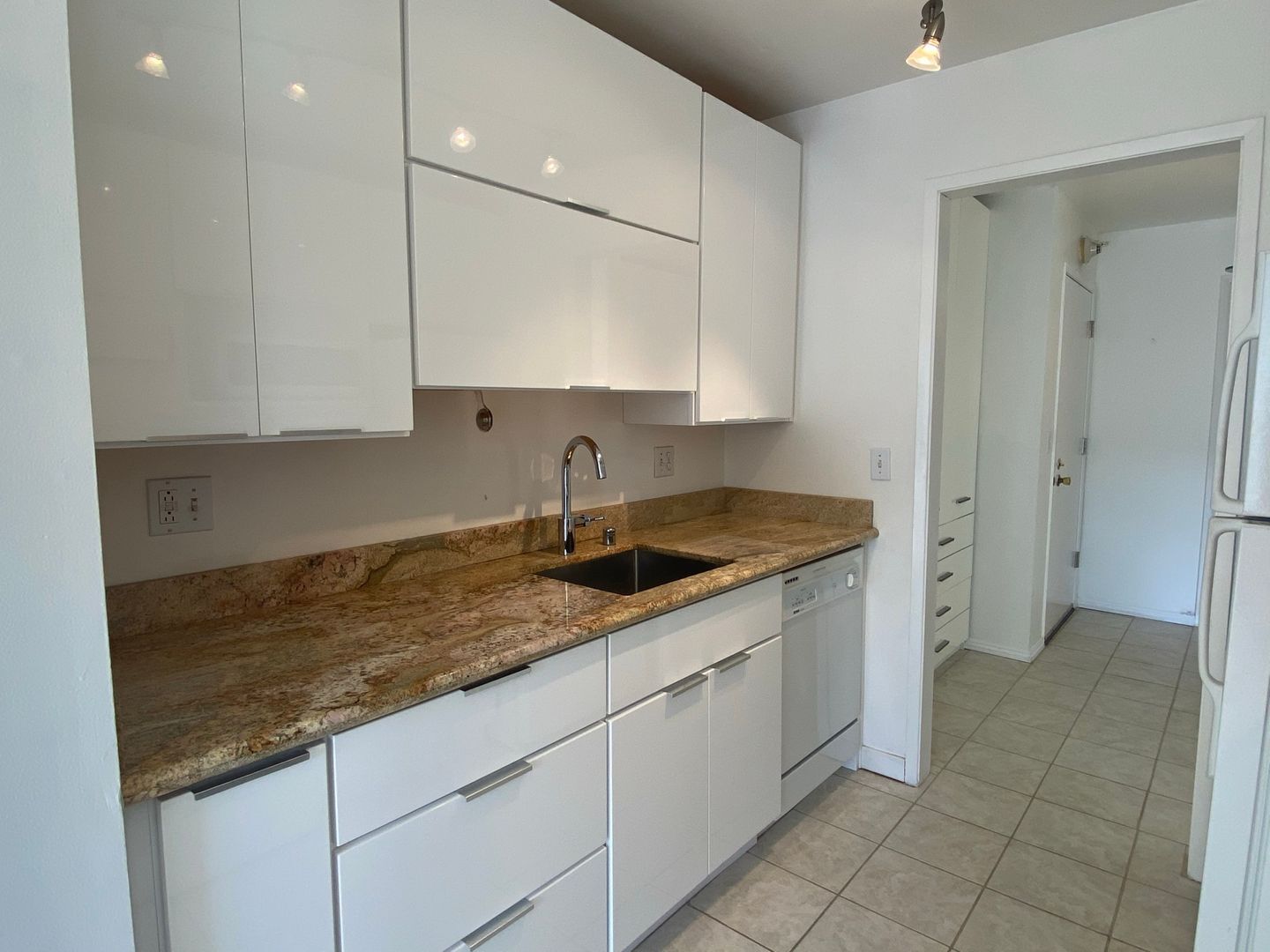 6 Admiral Dr #388 - Emeryville - California - 1 bed, 1 bath rental property