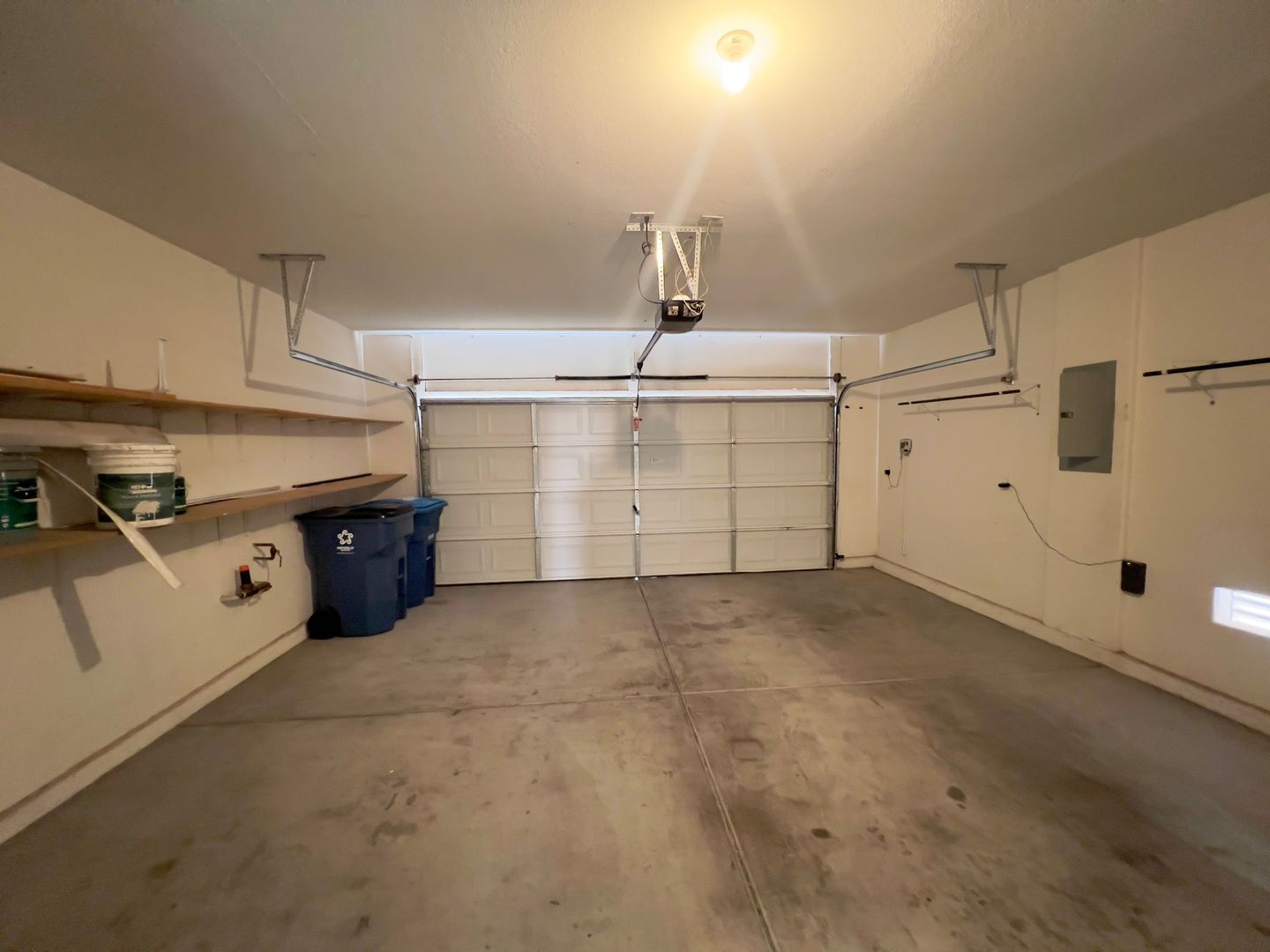 6214 W Haleh Ave - Las Vegas - Nevada - 4 bed, 3 bath rental property