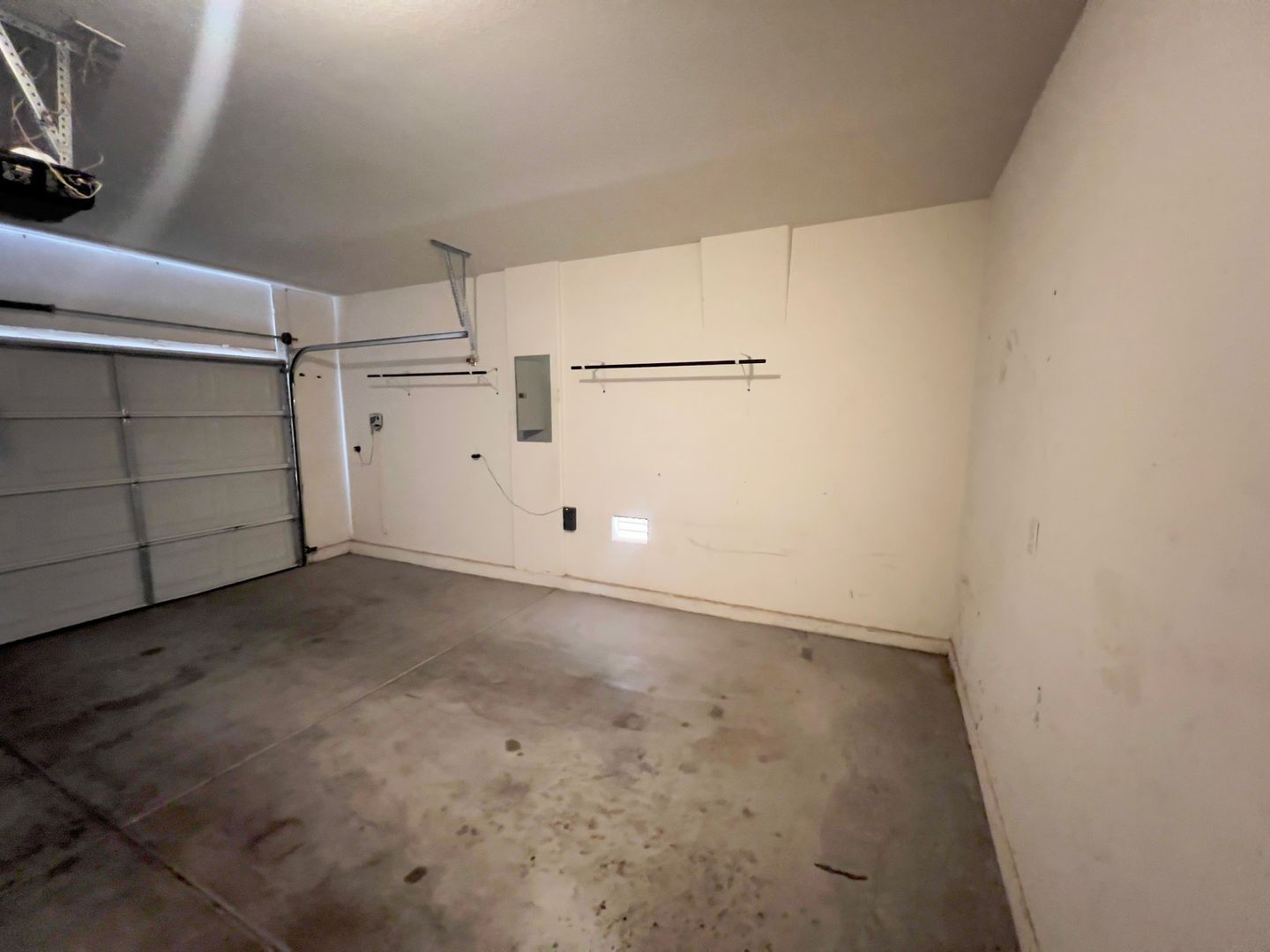 6214 W Haleh Ave - Las Vegas - Nevada - 4 bed, 3 bath rental property