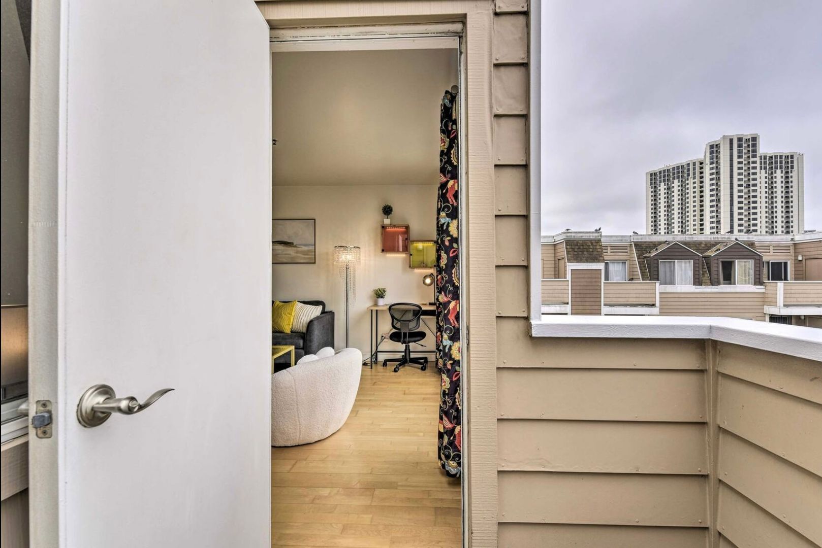 6400 Christie Ave Apt 5401 - Emeryville - California - 1 bed, 1 bath rental property