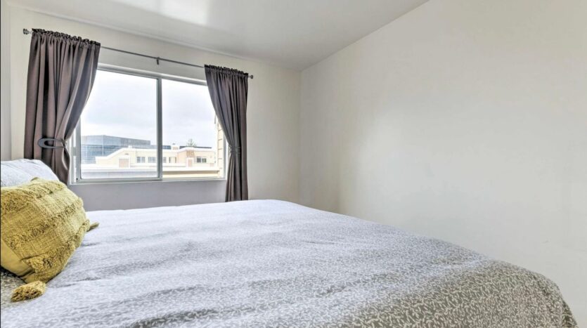 6400 Christie Ave Apt 5401 - Emeryville - California - 1 bed, 1 bath rental property