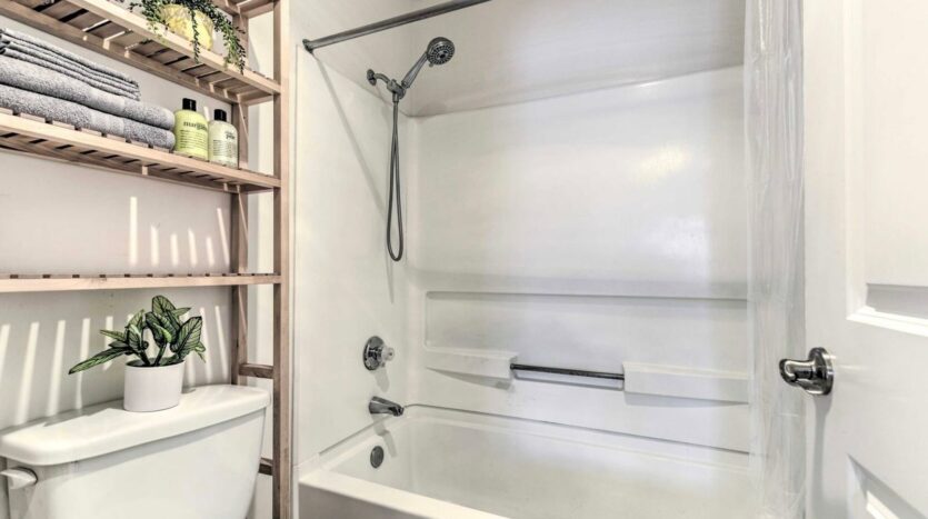 6400 Christie Ave Apt 5401 - Emeryville - California - 1 bed, 1 bath rental property