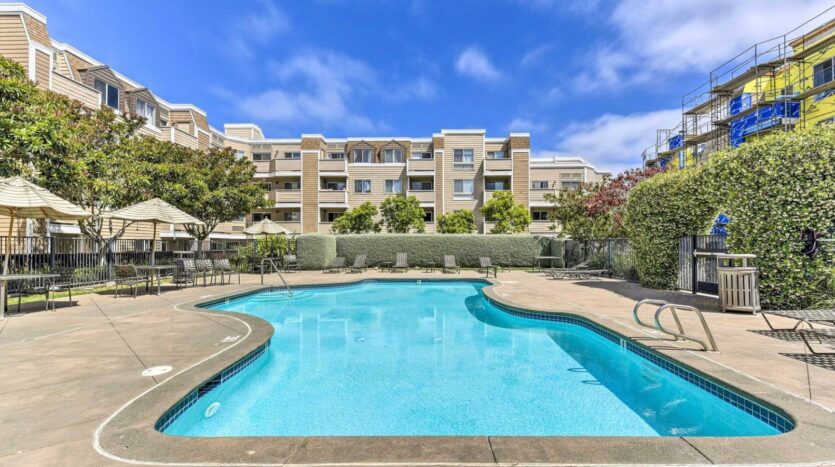 6400 Christie Ave Apt 5401 - Emeryville - California - 1 bed, 1 bath rental property