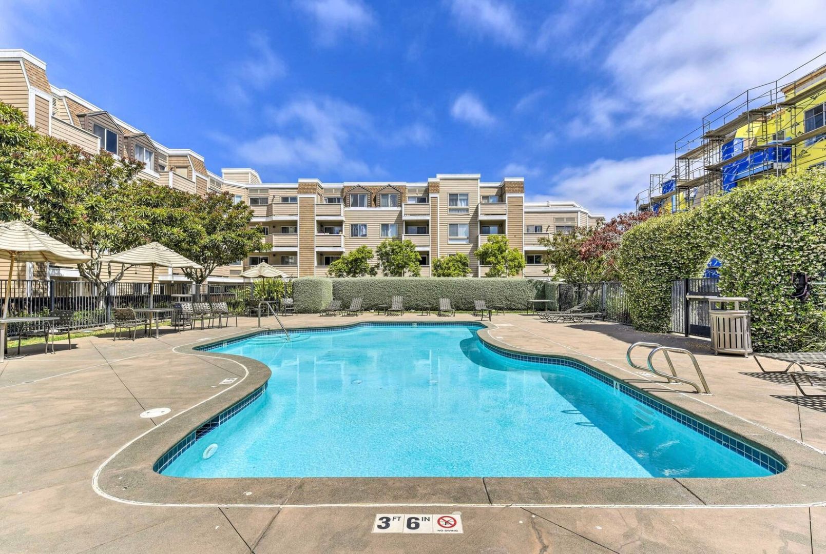6400 Christie Ave Apt 5401 - Emeryville - California - 1 bed, 1 bath rental property
