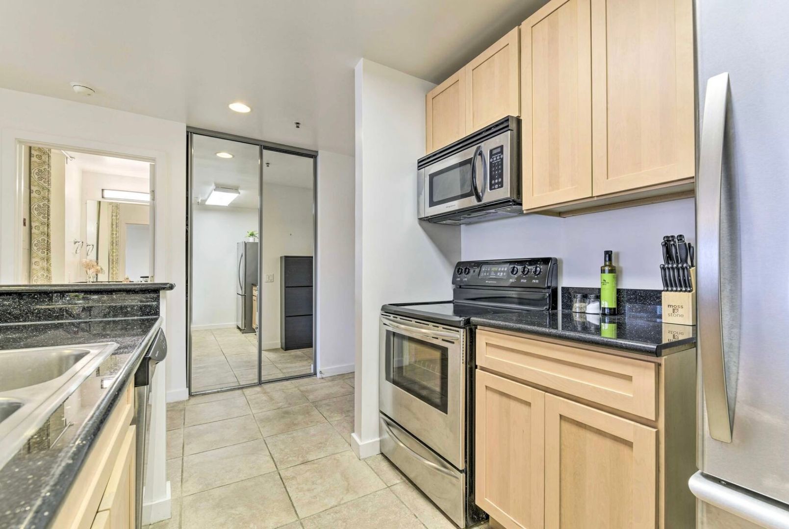 6400 Christie Ave Apt 5401 - Emeryville - California - 1 bed, 1 bath rental property