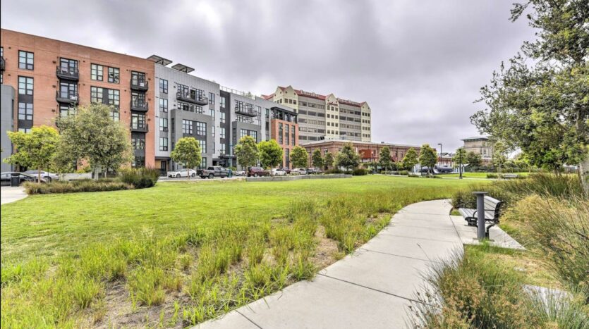 6400 Christie Ave Apt 5401 - Emeryville - California - 1 bed, 1 bath rental property