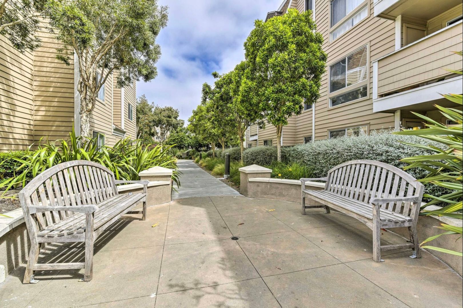 6400 Christie Ave Apt 5401 - Emeryville - California - 1 bed, 1 bath rental property